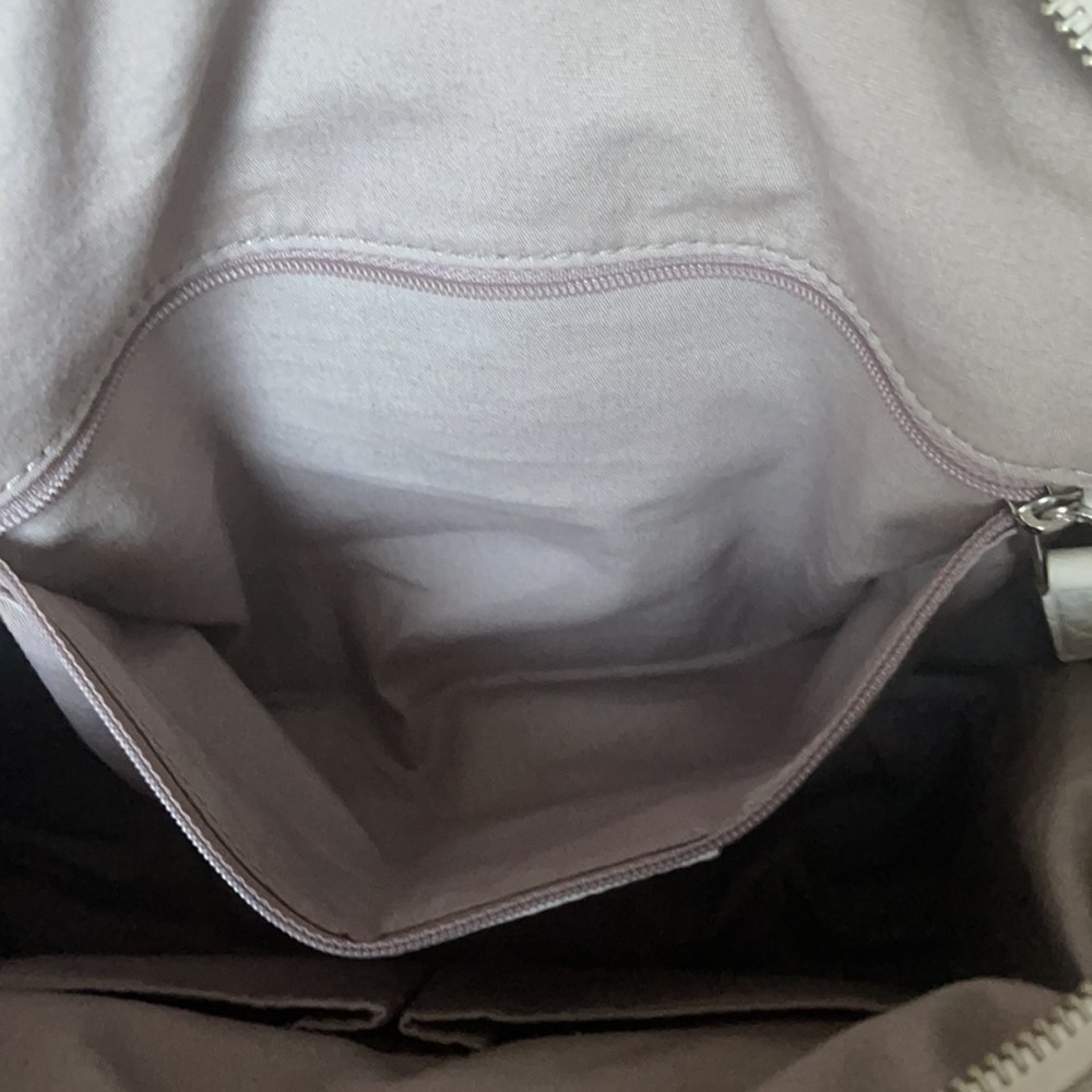 Marc Jacobs Handbag - Picture 9 of 9